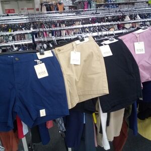 4 Pr Summer Cruise Mid Rise Walking Shorts Navy Khaki Pink Black NWT 6 HTF